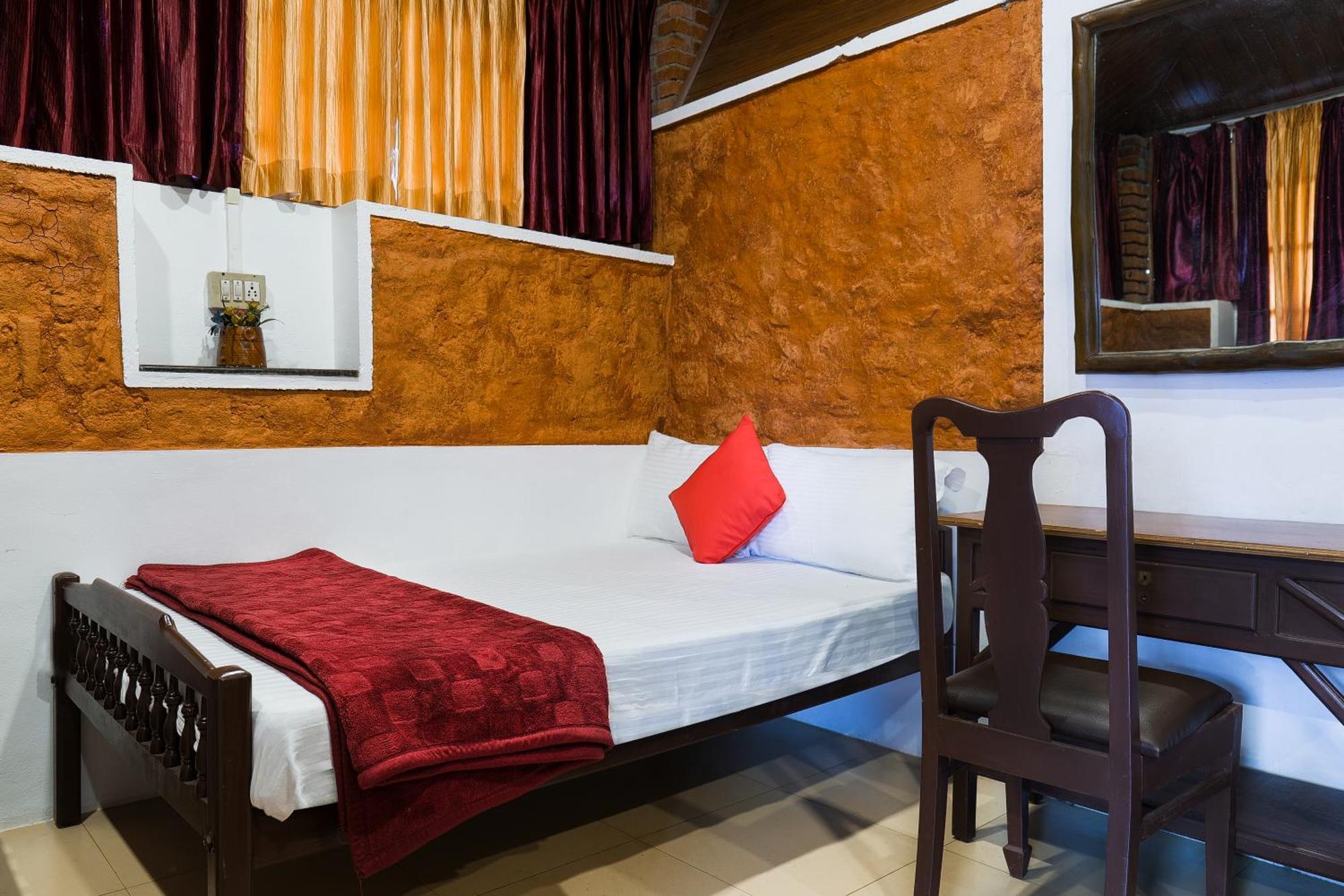 Готель Exotica Holidays Viripara Екстер'єр фото